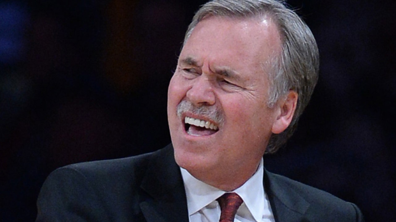 NBA Report: Lakers coach claims 'I was an idiot' for fan speech